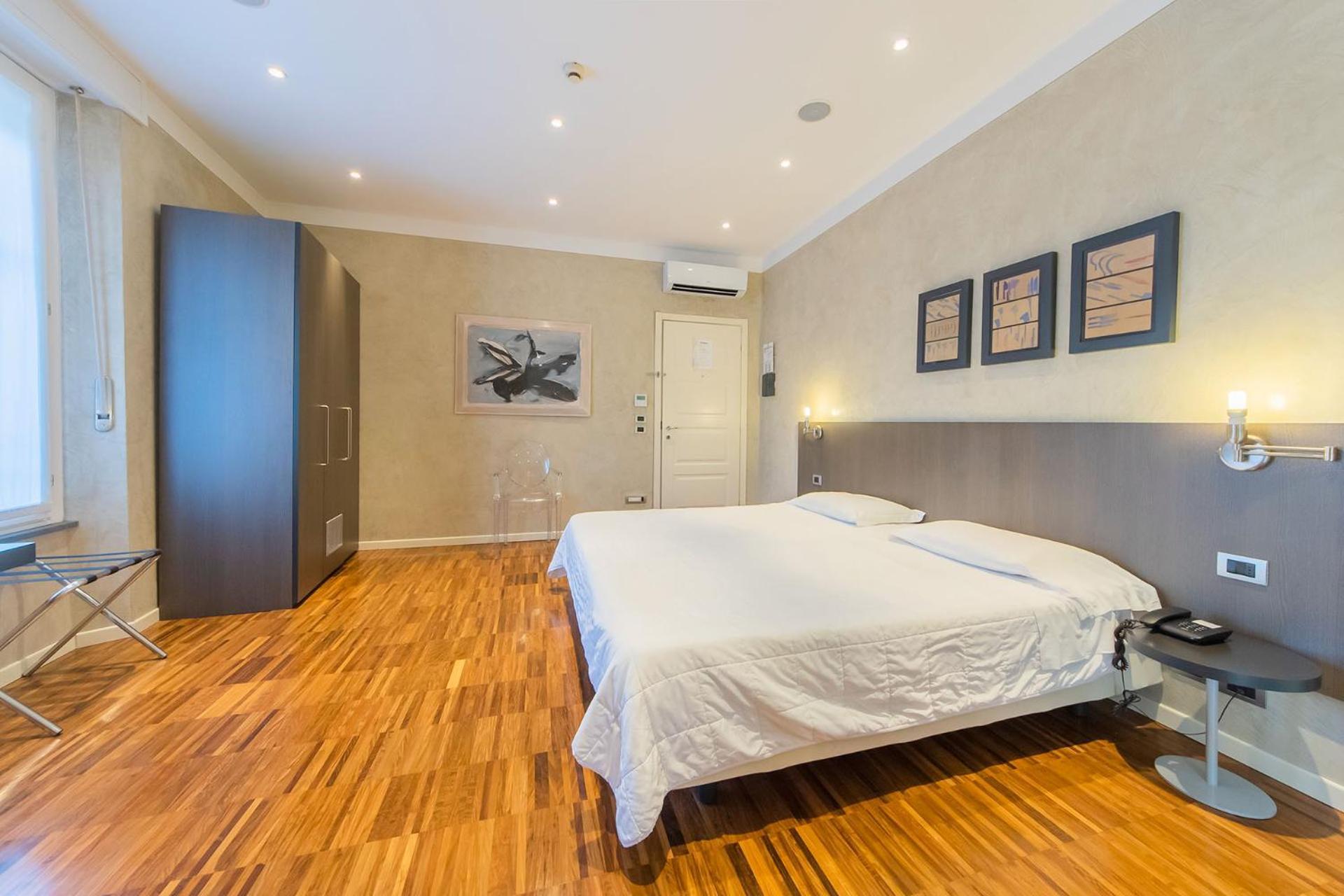 Century Hotel Парма Экстерьер фото