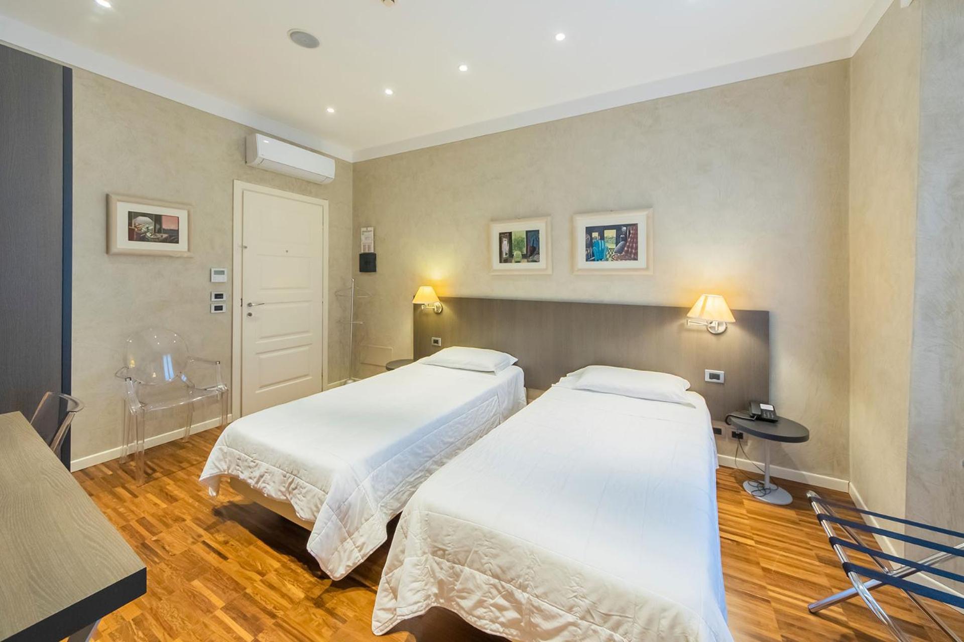 Century Hotel Парма Экстерьер фото